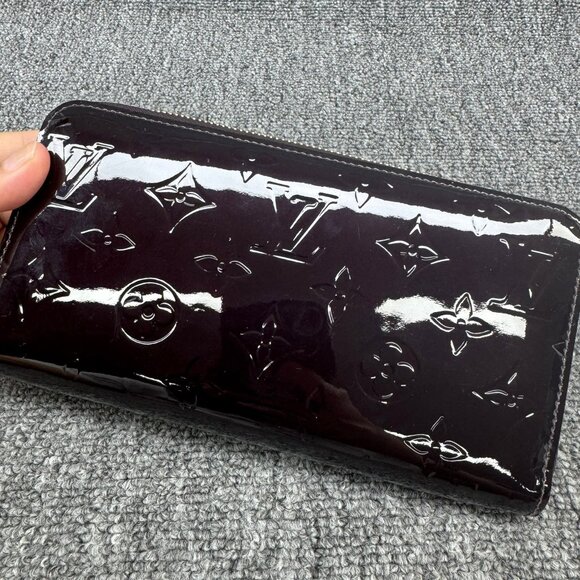 Louis Vuitton Vernis Leather Zippy Wallet 199-082225 - Picture 2 of 11